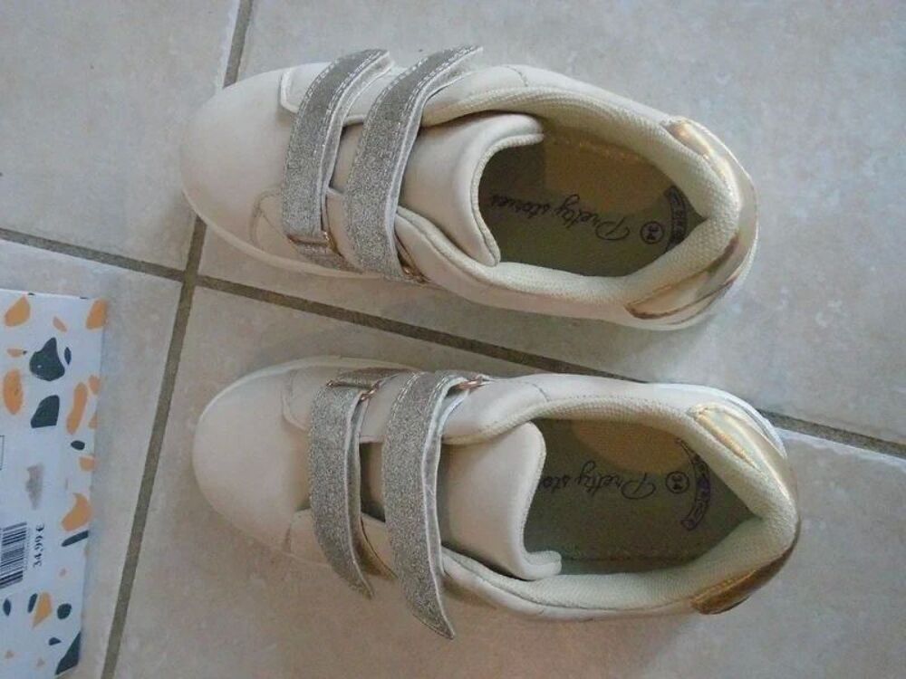 Baskets &agrave; scratchs marque Besson neuve Chaussures