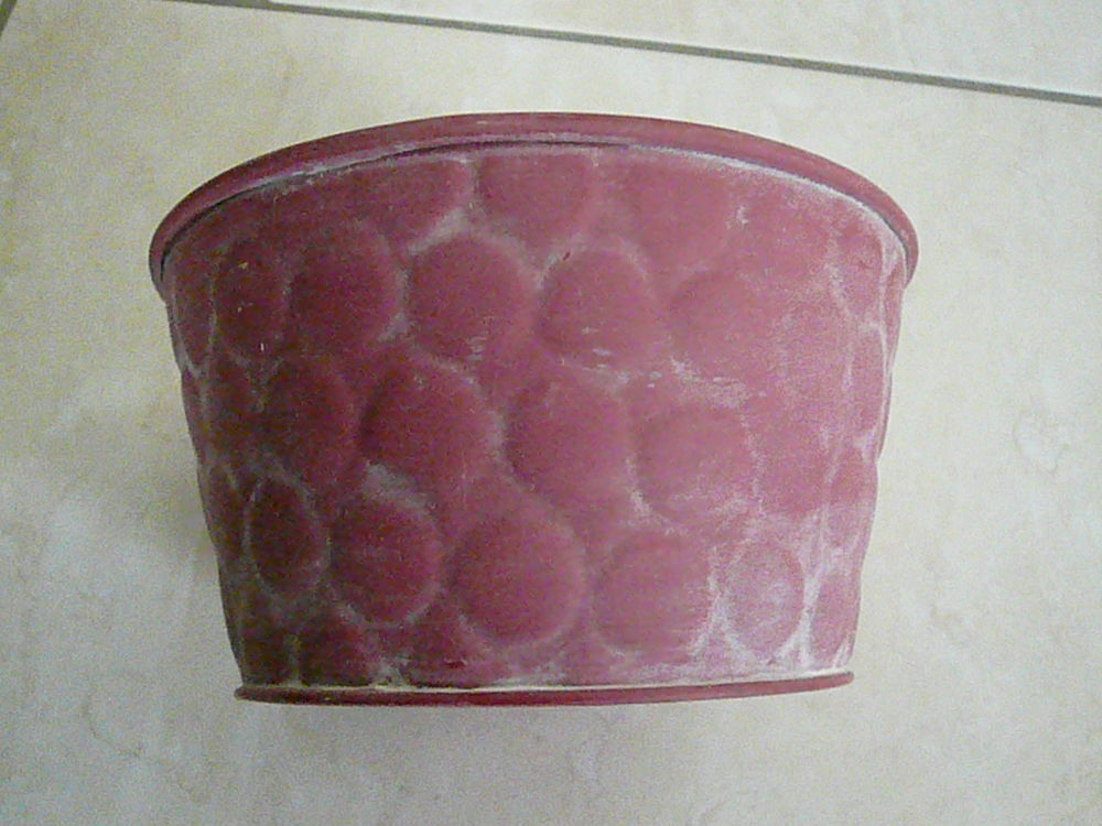 Cache pot rouge en m&eacute;tal Décoration