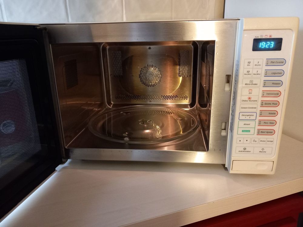 Micro-ondes combin&eacute; Electroménager