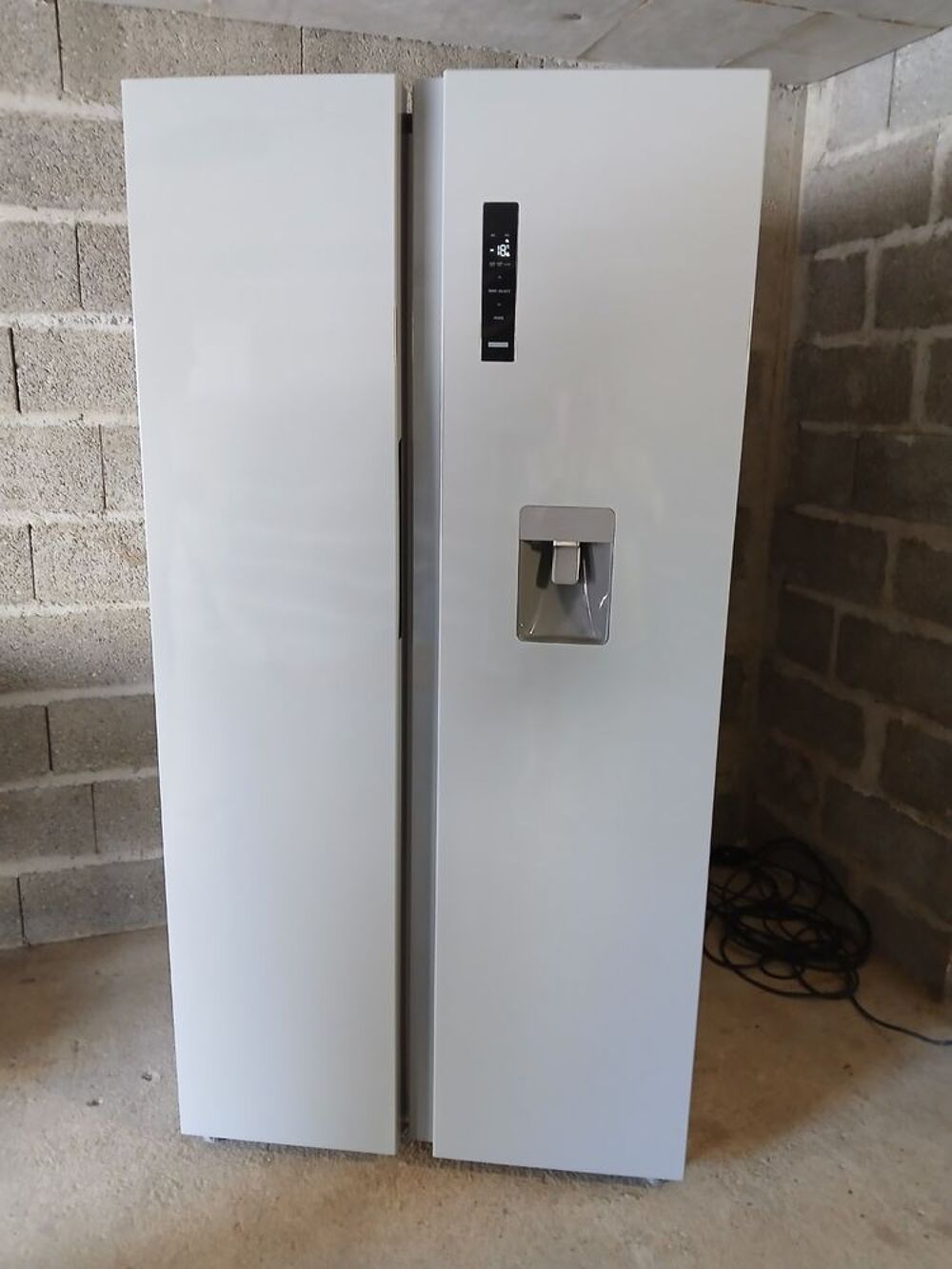 R&eacute;frig&eacute;rateur am&eacute;ricain argent&eacute; double porte Meubles