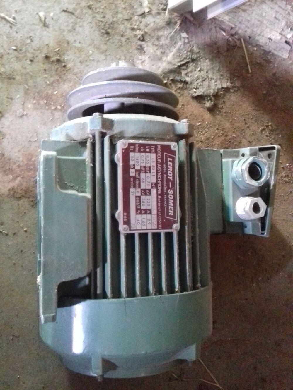 moteur &eacute;lectrique triphas&eacute;
Bricolage