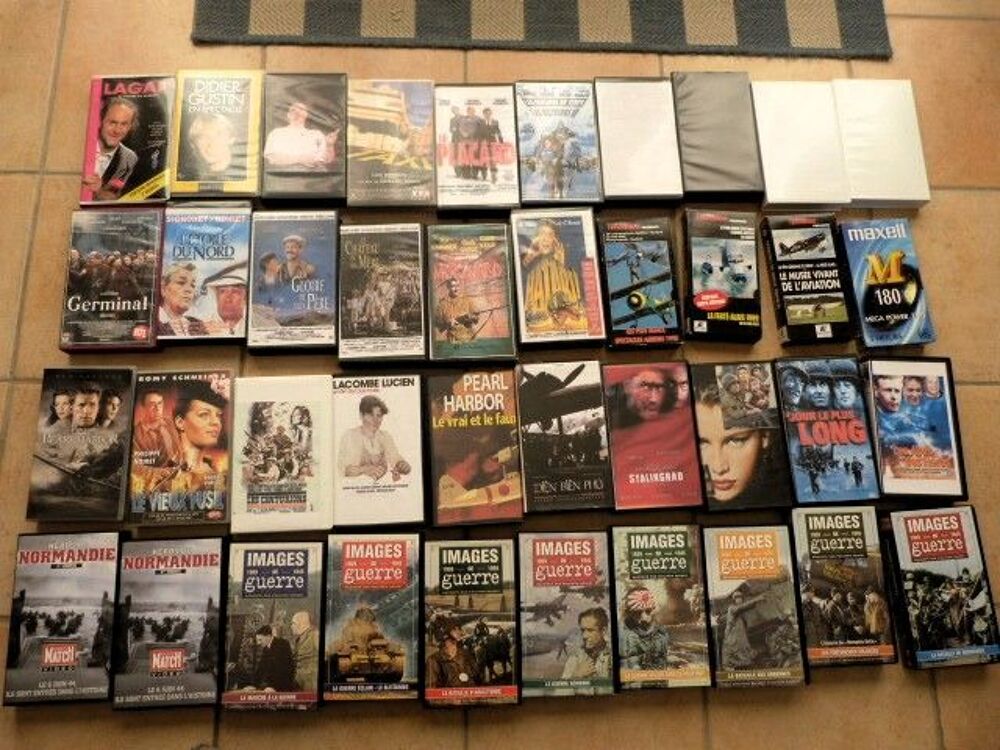 34 cassettes VHS vieux films et films de guerre et une neuve Audio et hifi