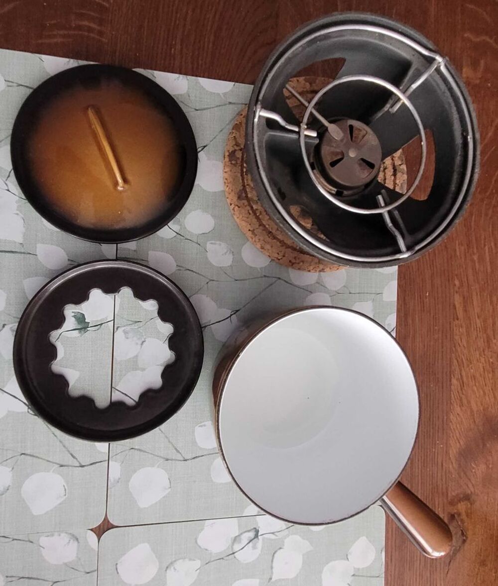 service &agrave; fondue en gr&eacute; Electroménager