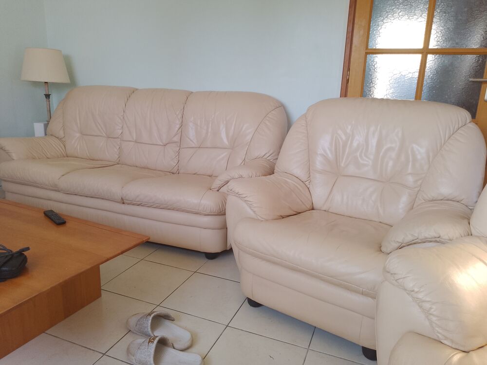 canap&eacute; 3 places cuir, blanc cass&eacute; + 2 fauteuils Meubles