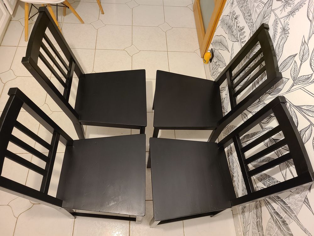 4 chaises noires en bois IKEA Meubles