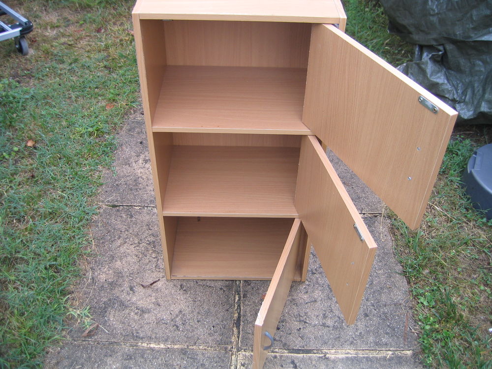 Meuble table de nuit moderne. Meubles