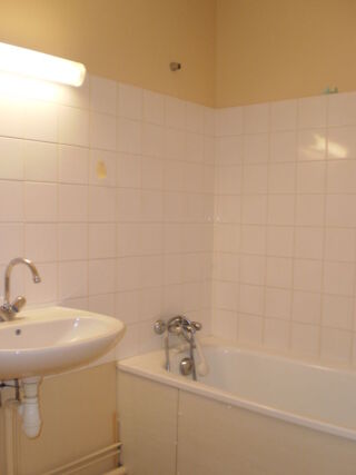  Appartement � louer 3 pi�ces 70 m� Saint-christophe-en-brionnais