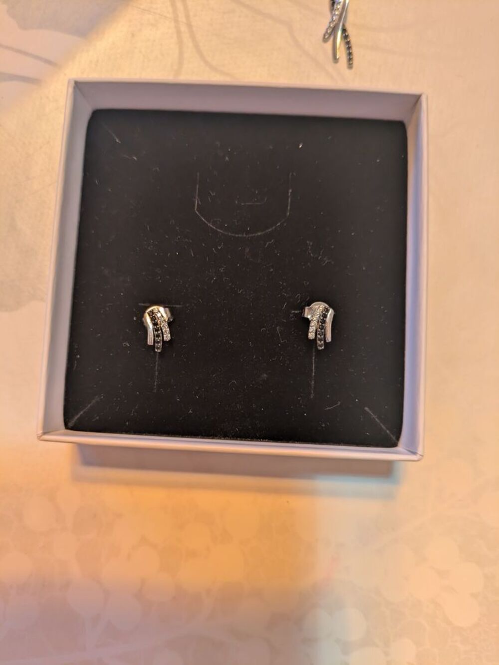 Collier et boucles d oreilles Bijoux et montres