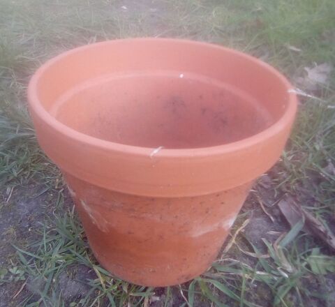 12 pots de fleur en terre cuite 15 Beauchamp (95)