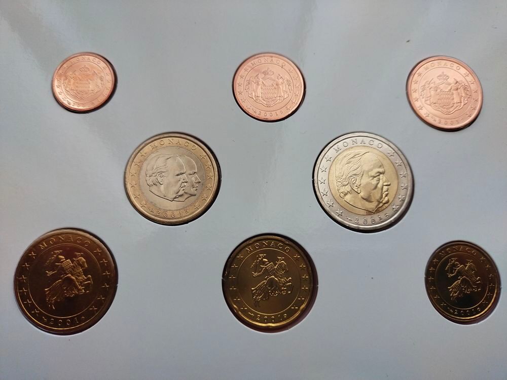 SERIE DE 8 PIECES EN "" BU "" DE MONACO ANNEE 2001 