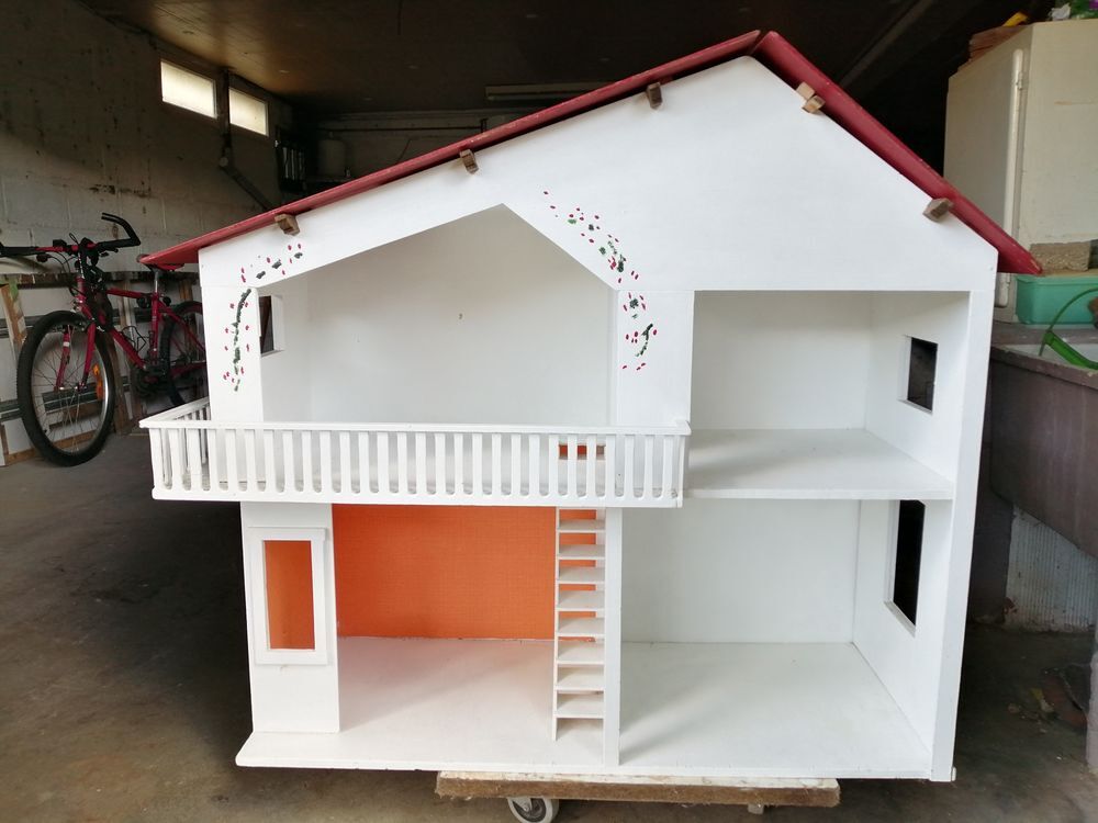 maison de poup&eacute;e (type barbie) Jeux / jouets