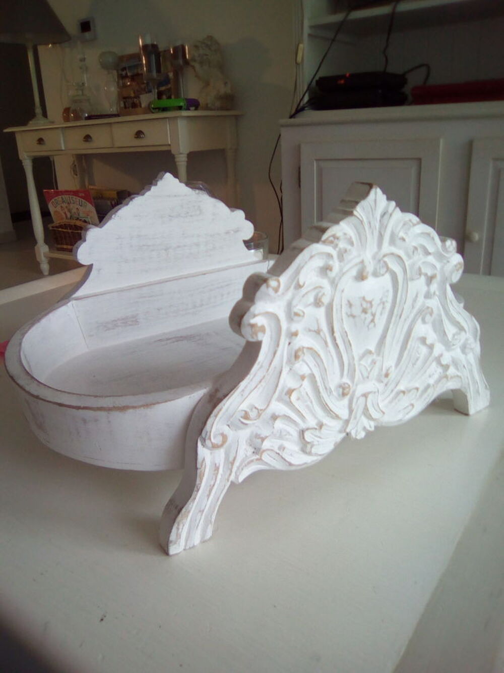 JOLI PORTE REVUE EN BOIS BLANC ASPECT VIEILLI Décoration