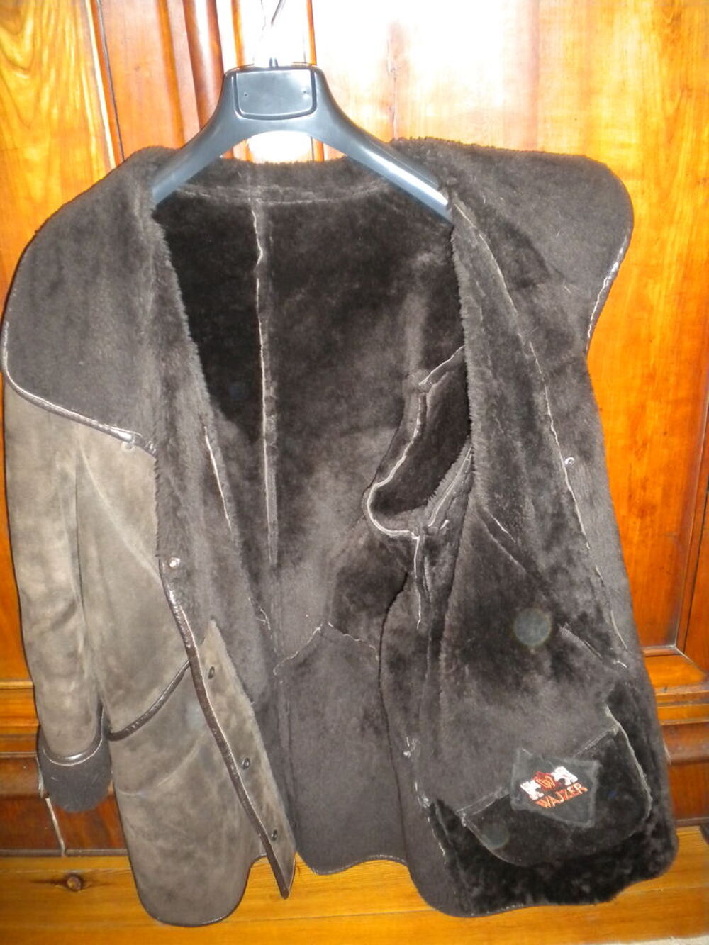 VESTE LONGUE PEAU RETOURNEE 
Vêtements