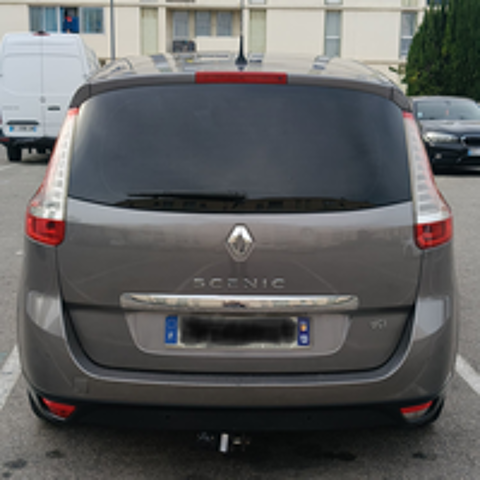 Grand Sc&eacute;nic III Grand Sc&eacute;nic dCi 110 Energy FAP eco2 Business 7 pl 2015 occasion 13127 Vitrolles