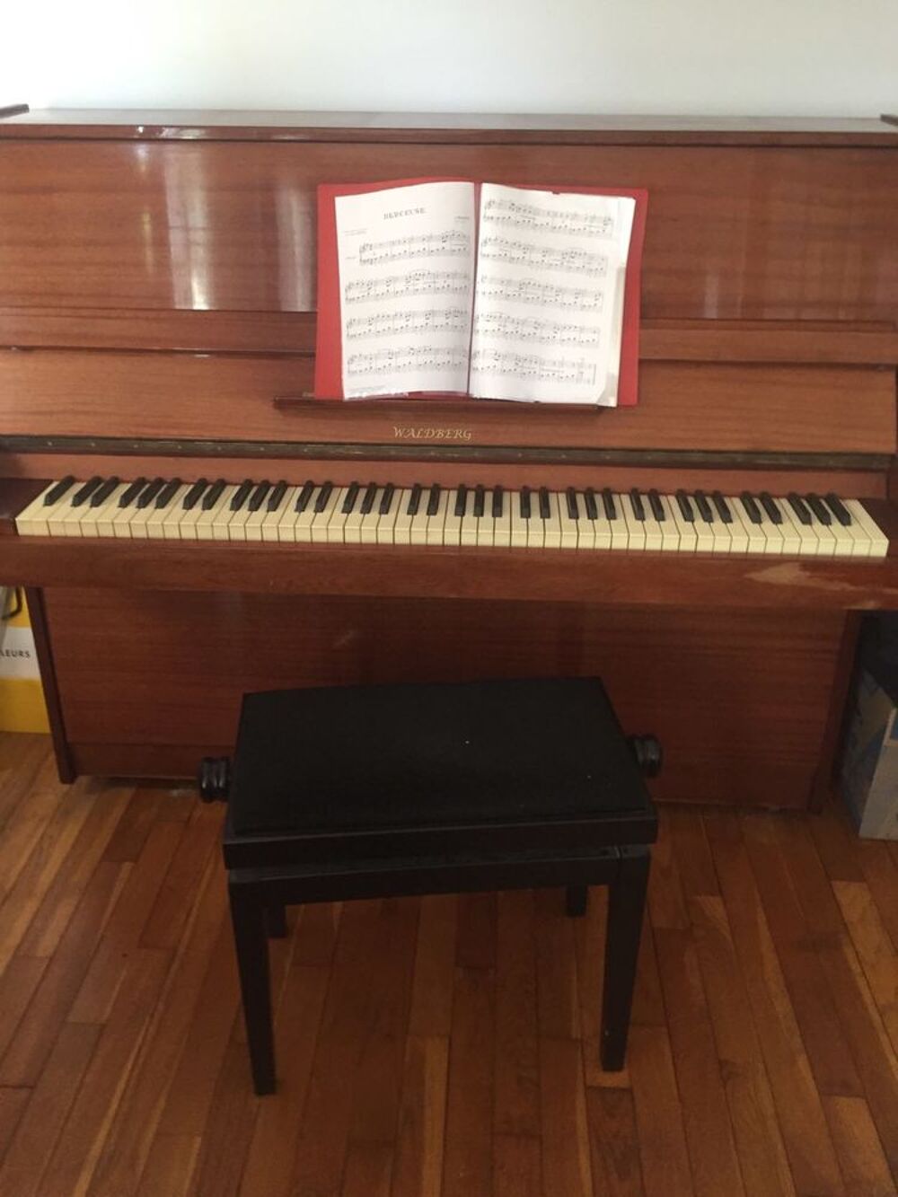 Piano droit Instruments de musique