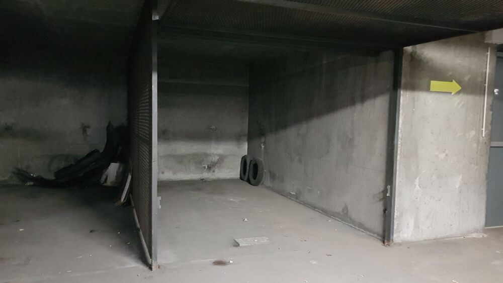 Location Parking/Garage Box fermé  pour voiture / matériel /moto 1er ss sol sécurisé Sarcelles