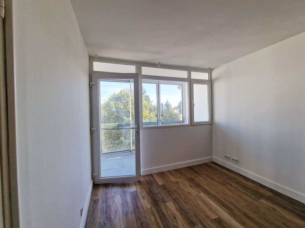 Vente Appartement EXCLUSIVITÉ – T4 83 m² rénové avec loggia de 13 m² – Cave – Ascenseur Évry