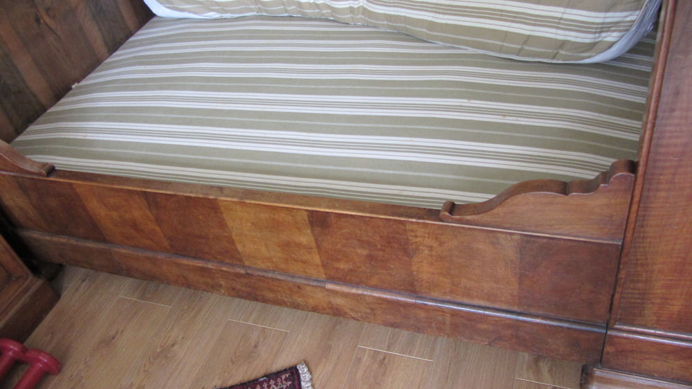 Lit " Ancien Bateau " style Louis Philippe 1900 en noyer Meubles