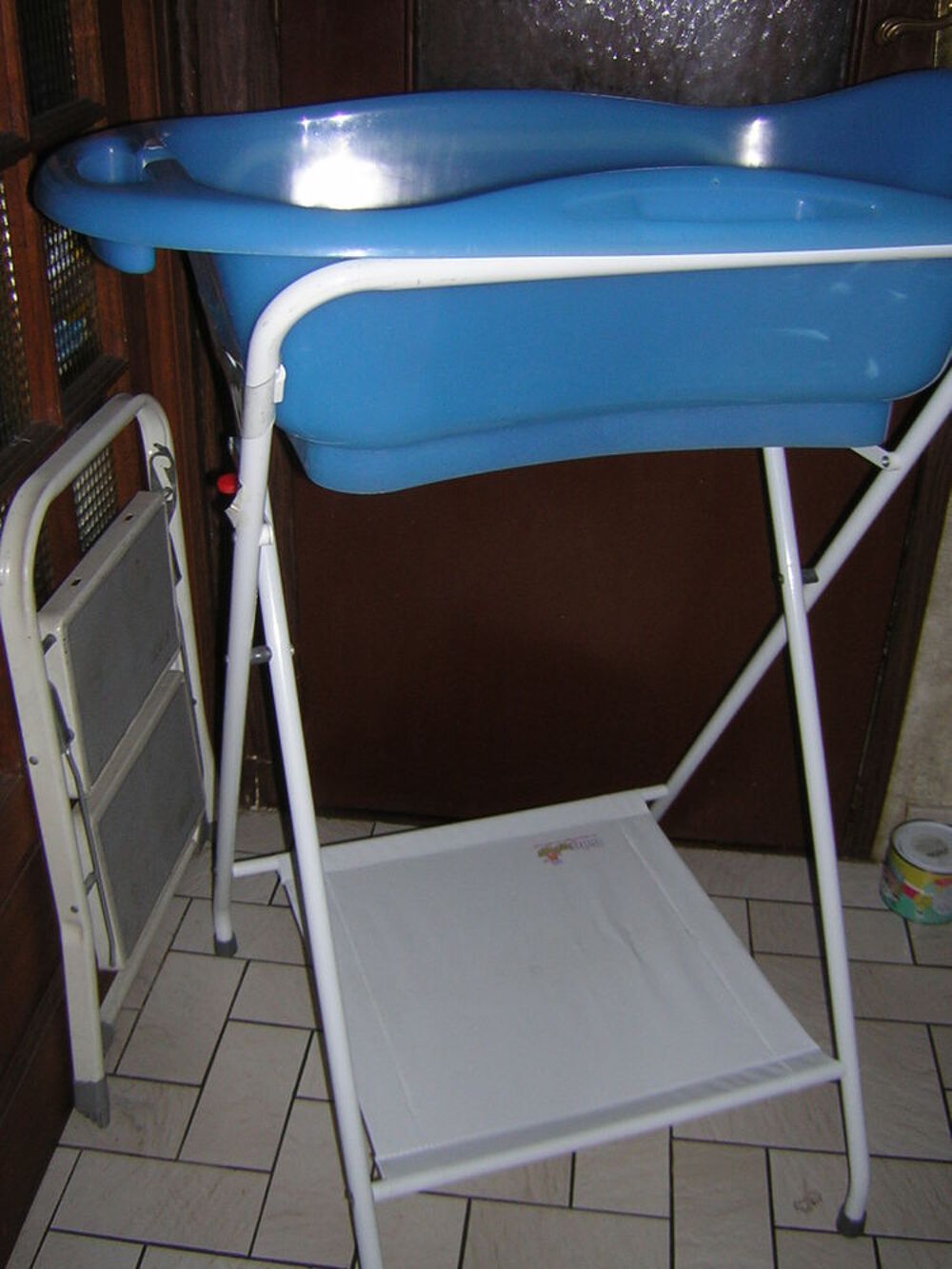 baignoire b&eacute;b&eacute; avec support de baignoire ; BABYMOVV Puériculture