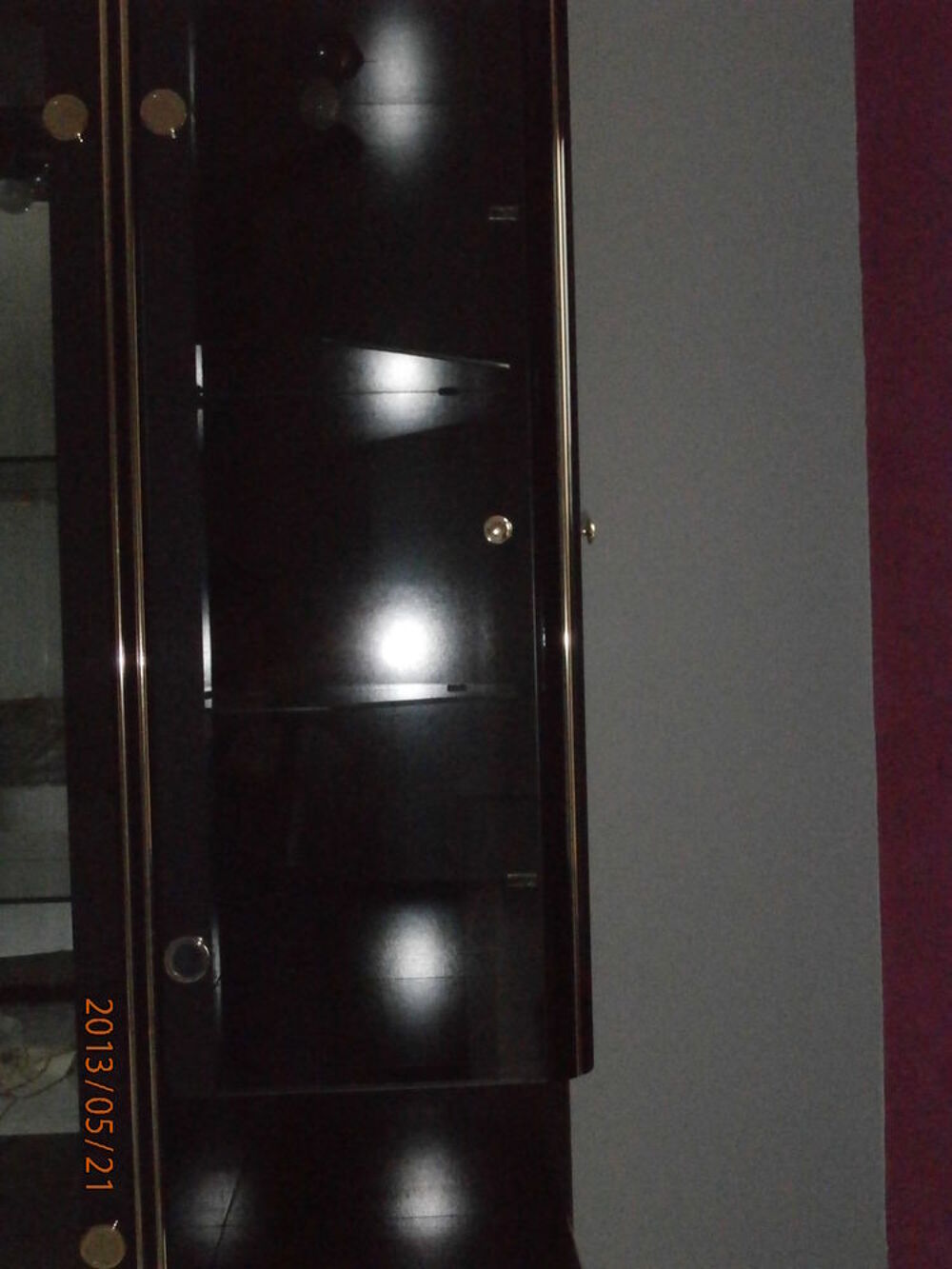 meuble vitrine contemporain avec luminaire interieur Meubles