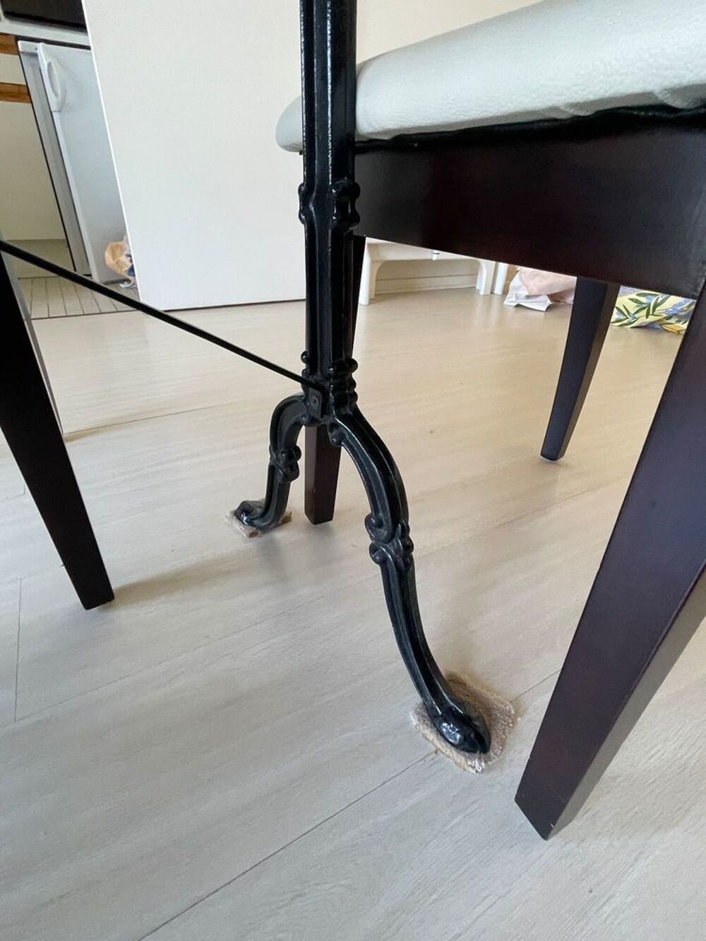 Table en marbre avec chaises Meubles