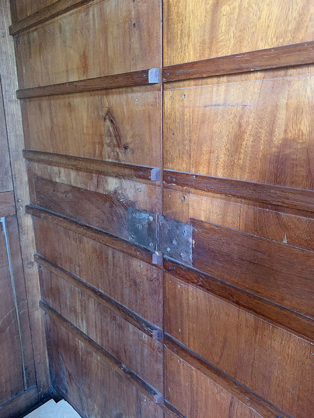 Armoire ancienne en bois massif ? Style Louis-Philippe Meubles