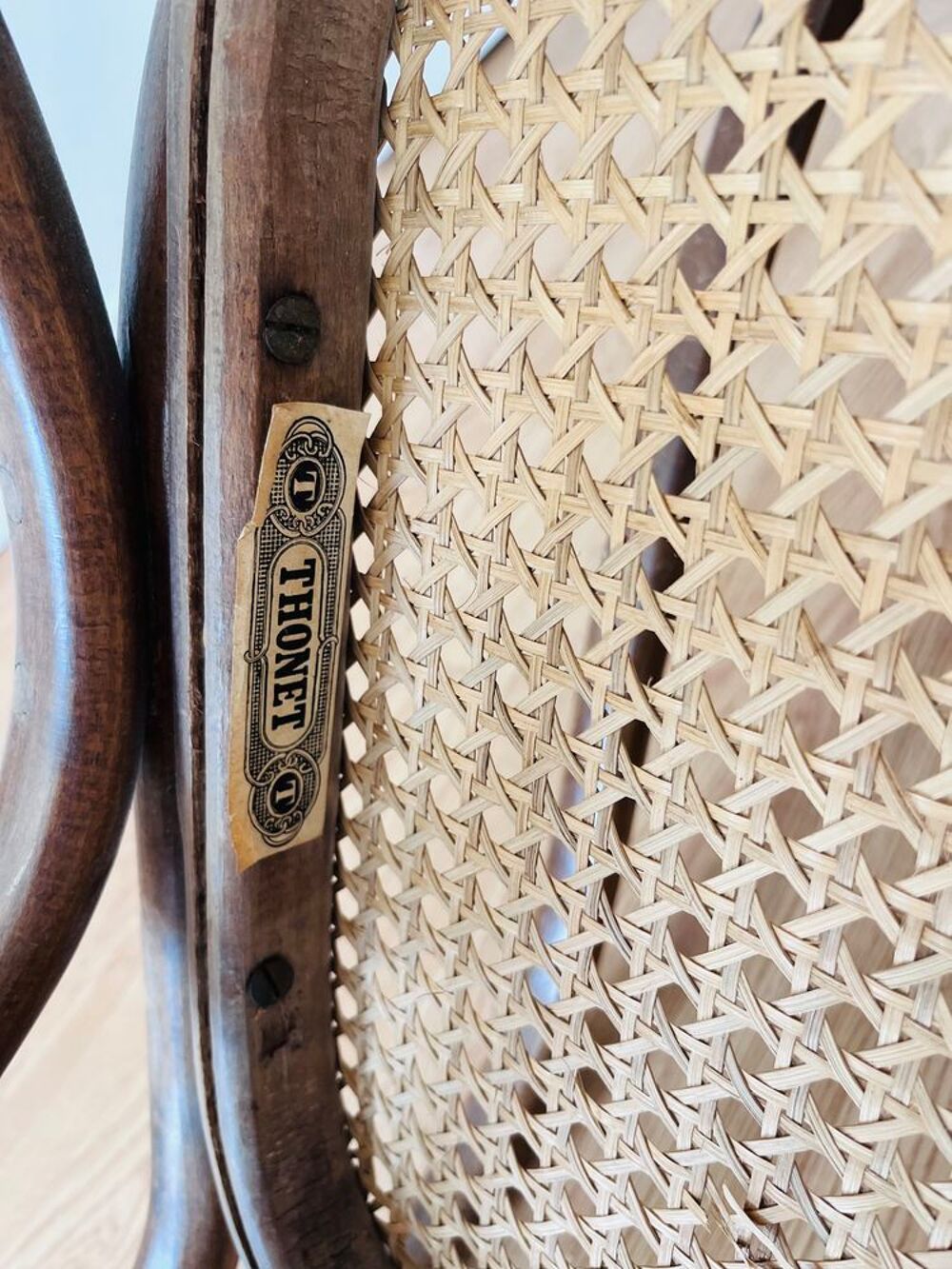 Rocking-chair Thonet bentwood ancien, cannage refait Meubles