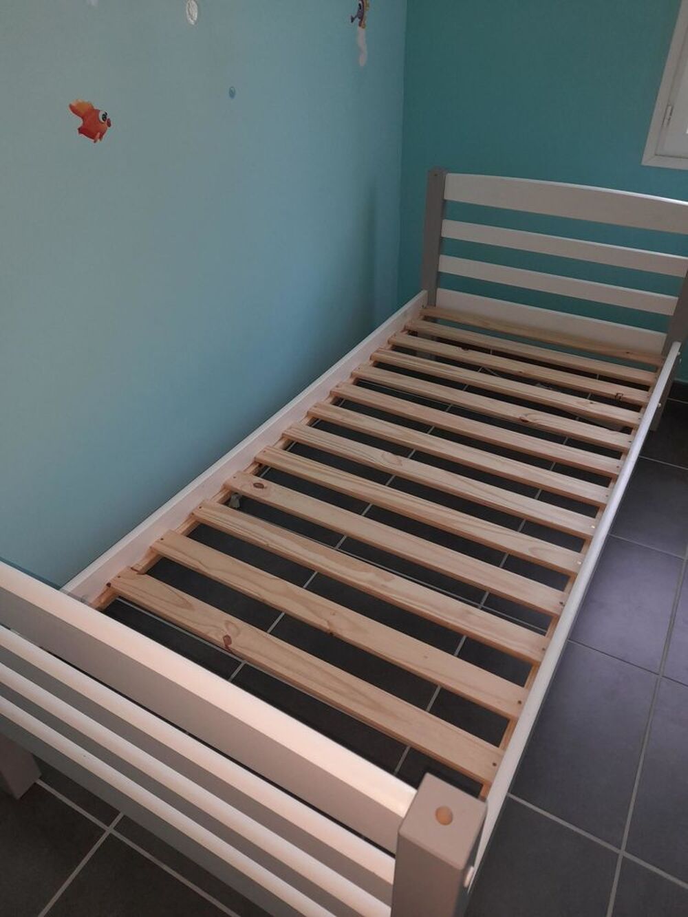 Lit 1 personne dimension : 200 cm x 90 cm
Mobilier enfants