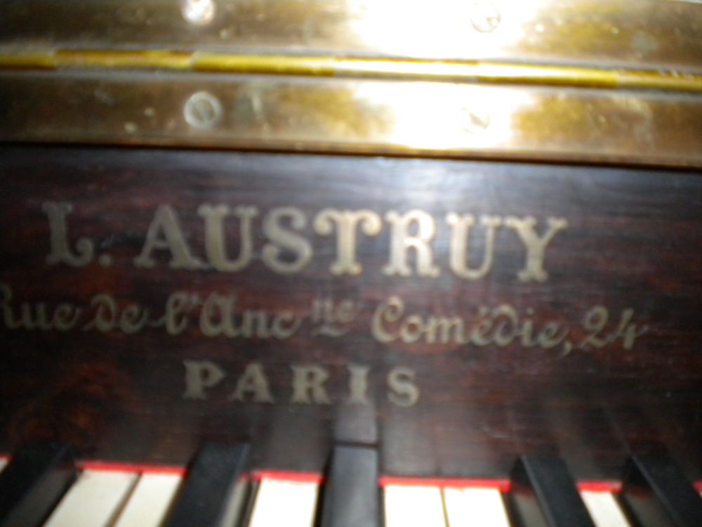 PIANO DROIT Instruments de musique