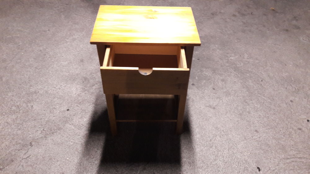 genre de table de nuit Meubles