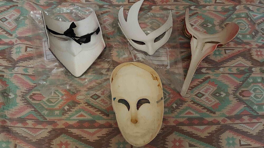 Lot de 4 masques de Carnaval de Venise 