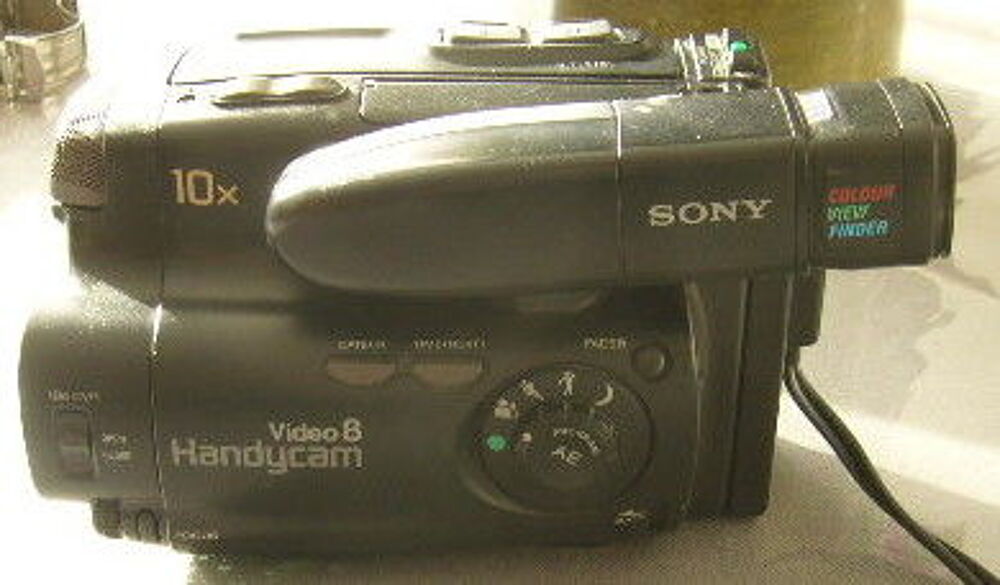2 camescopes 8mm SONY CCD-F550 et TR333E &agrave; r&eacute;parer ou pi&eacute;ces Photos/Video/TV