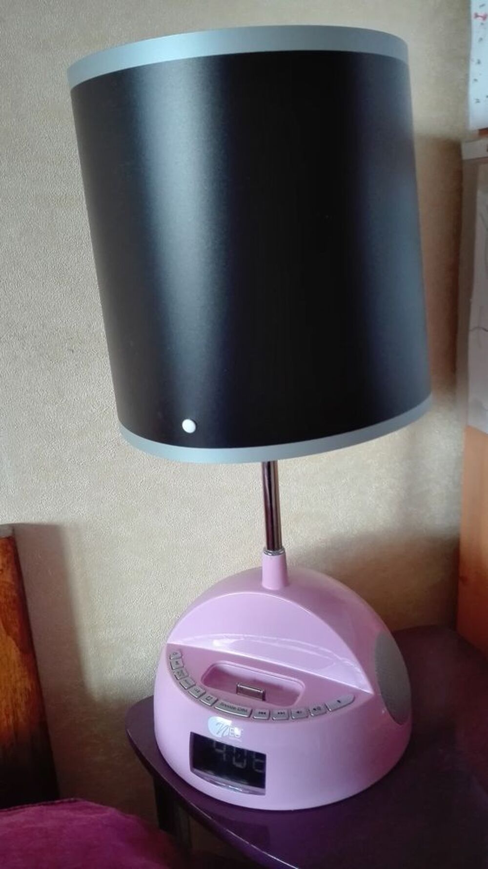 URGENT : LAMPE DE CHEVET MULTIFONCTIONS compatible iPhone 4 Décoration