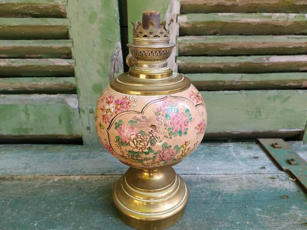 Ancienne Lampe &agrave; P&eacute;trole Fa&iuml;ence XIX&egrave;me japonisant D�coration