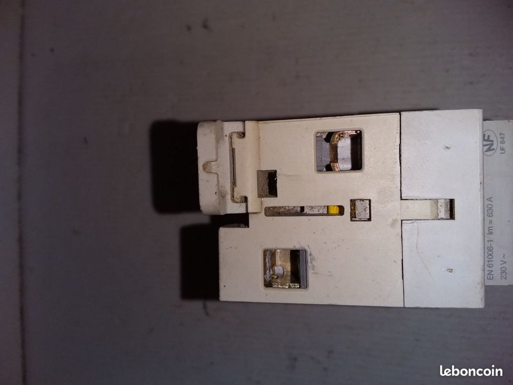 HAGER Interrupteur diff 40A 30mA type AC 230V - CDC742F Bricolage