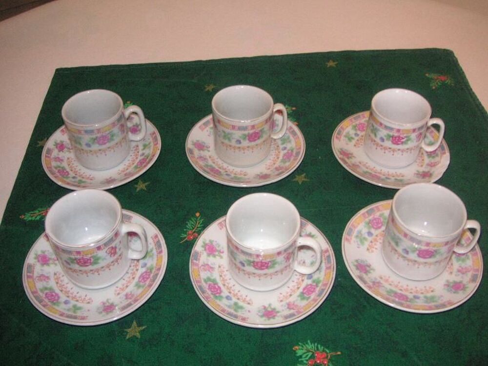 6 tasses &agrave; caf&eacute; porcelaine et 6 sous-tasses Cuisine