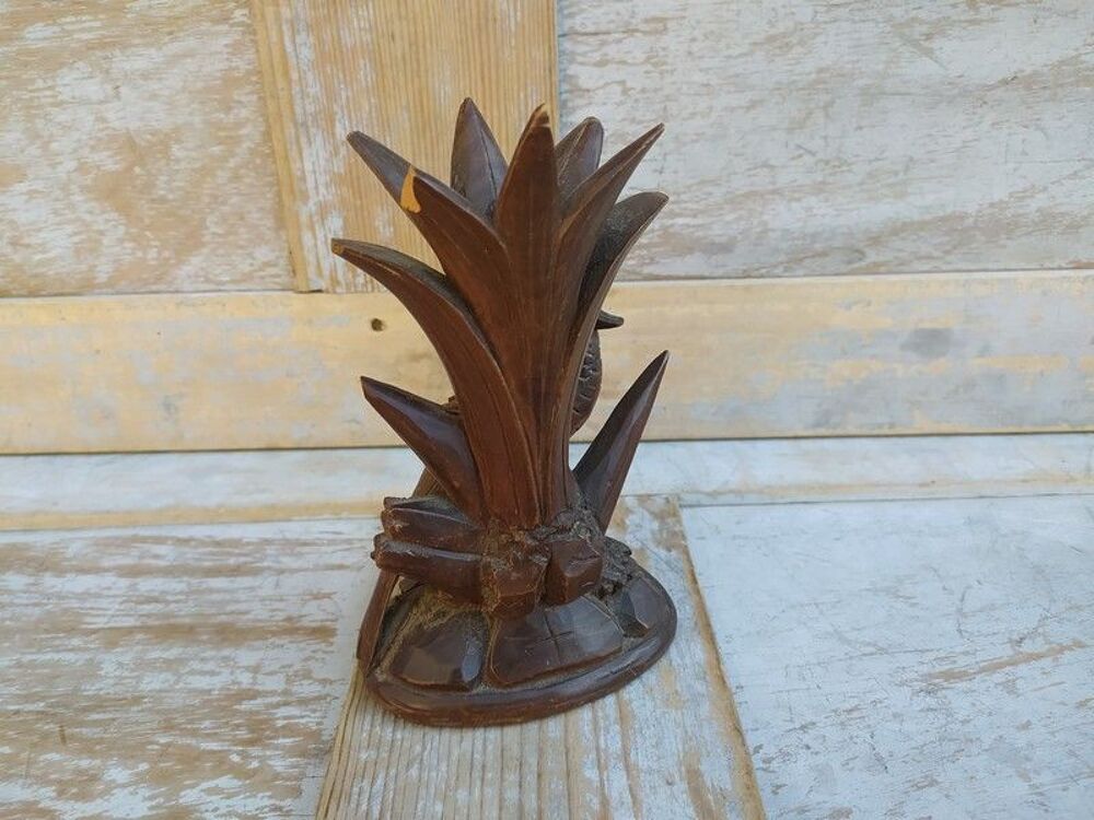 Support Soliflore Bois Sculpt&eacute; Oiseau For&ecirc;t Noire St Claude
Décoration