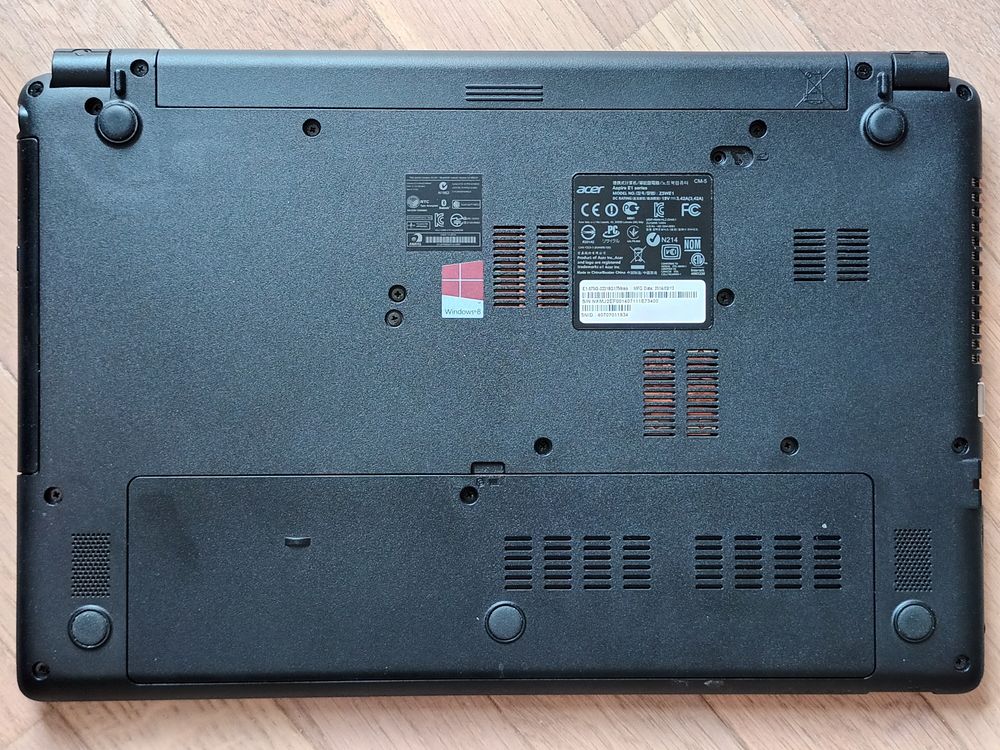 Ordinateur portable ''ACER'' &amp; cha&icirc;ne st&eacute;r&eacute;o ''SONY''.
Matériel informatique