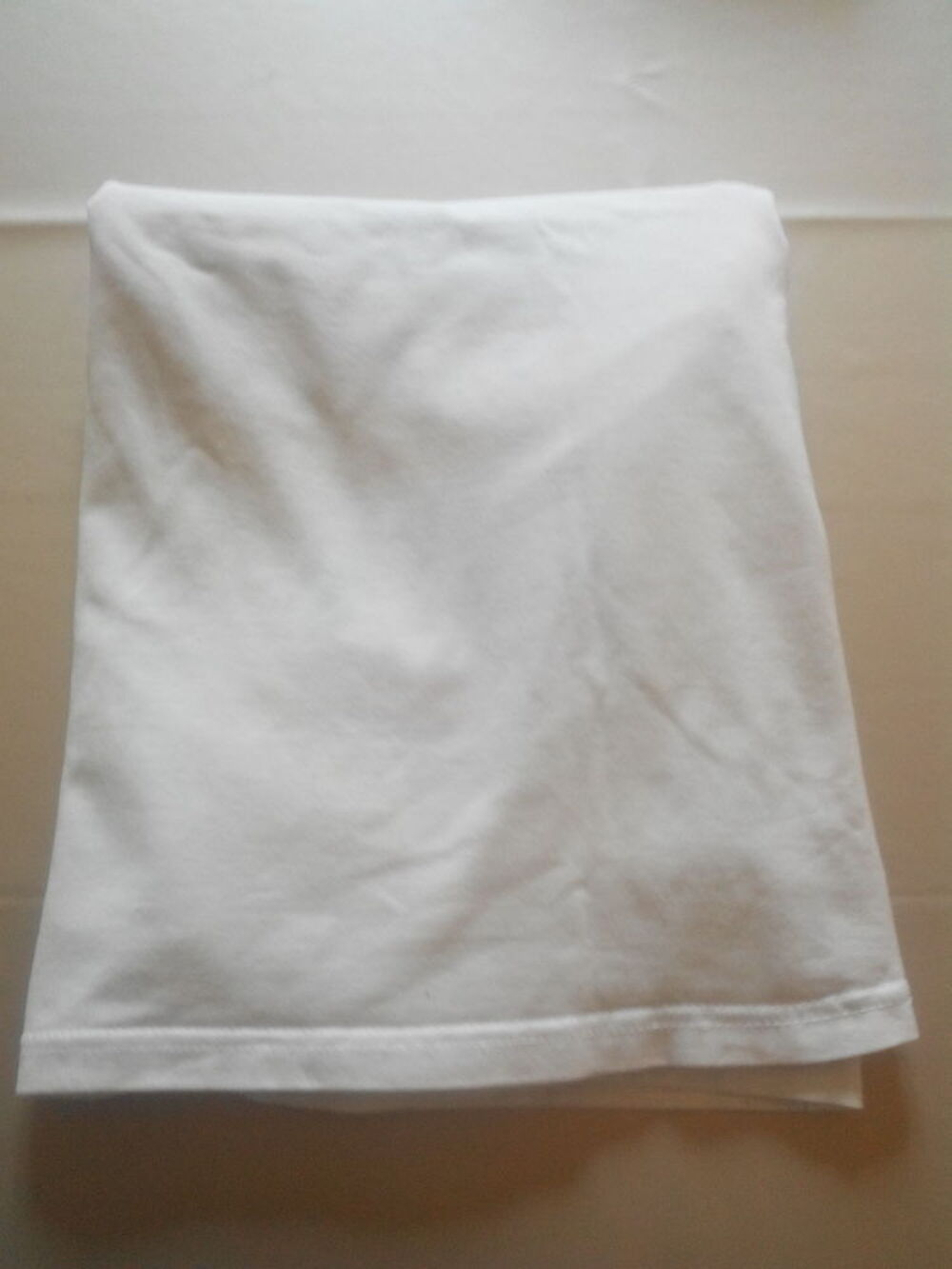 T Shirt motard 
homme
Taille 38
Quasi neuf
Vêtements