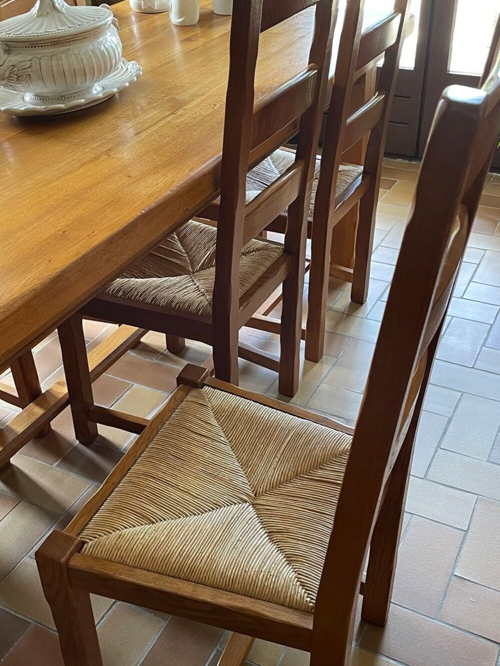 Table en ch&ecirc;ne 200x90 + 6 chaises. Meubles