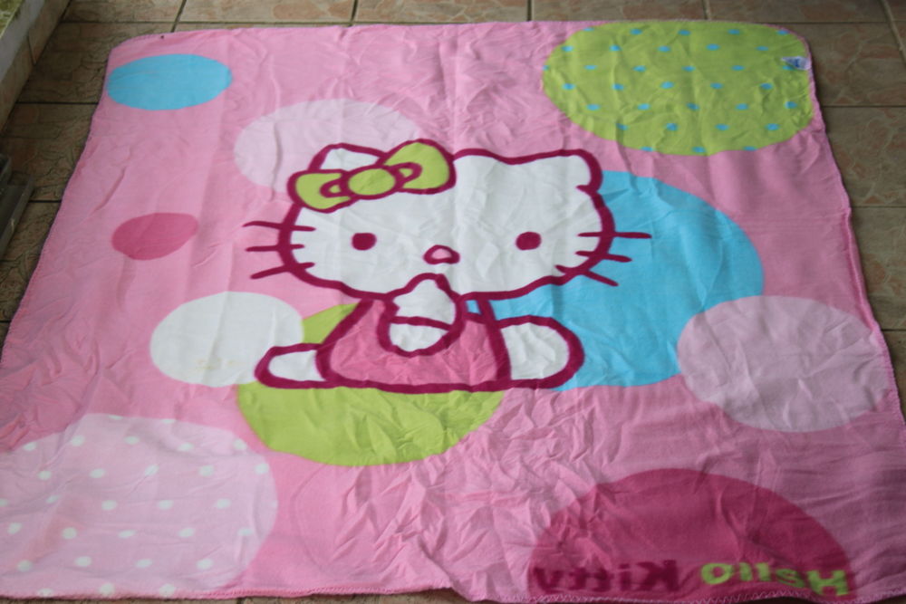 Plaid polaire Hello Kitty neuf Décoration