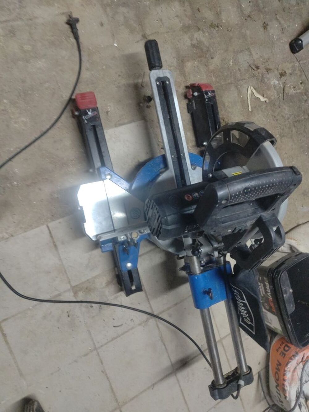 Scie &agrave; onglet. Bricolage