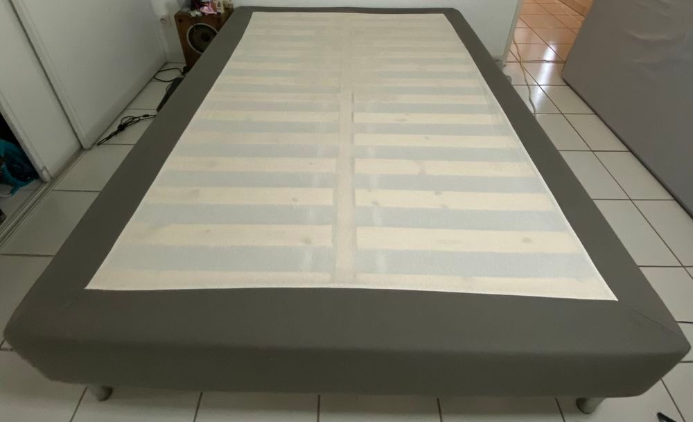 Sommier et sa housse espevar IKEA 140x200 Meubles