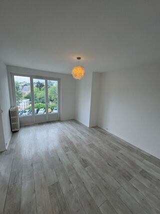  Appartement à louer 3 pièces 54 m²