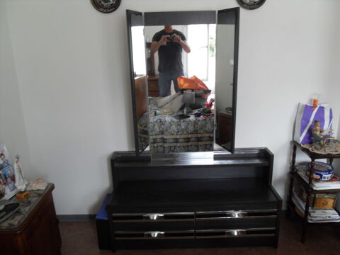 coiffeuse tres bon etat 45 Matigny (80)