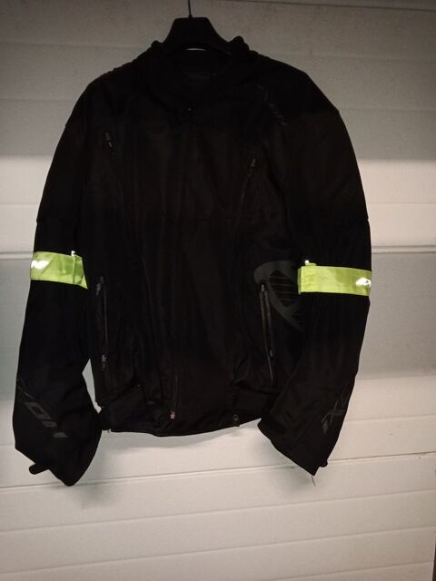 Blouson IXON en très bon état 2XL 90 Marennes (17)