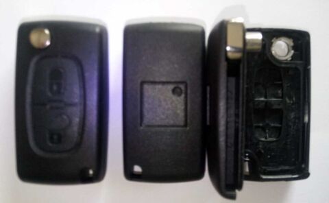 Lot 2 boitier clé voiture neuf vide. sur Amiens. 10 € 10 Amiens (80)