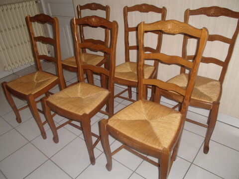 Chaises (six) en htre massif, teintes noyer 100 Lourdes (65)