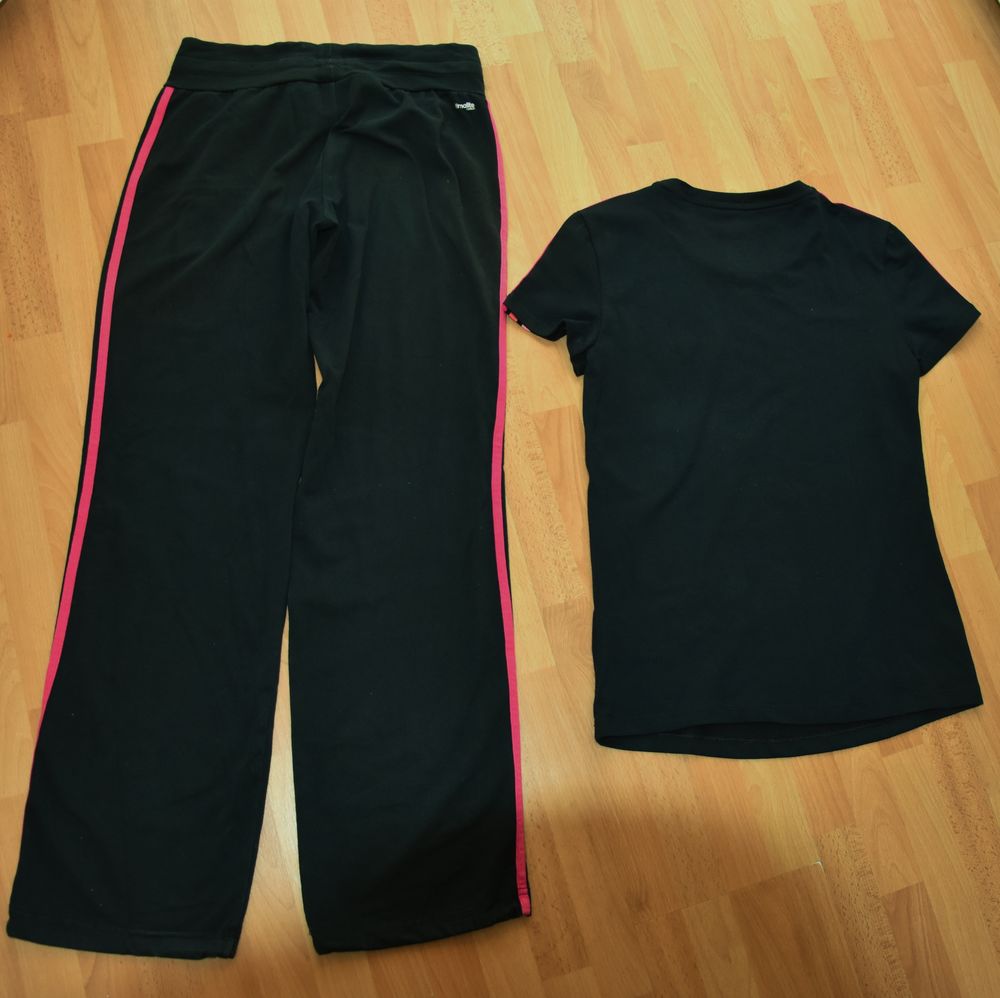 ADIDAS. Jogging Surv&ecirc;tement ADIDAS. Taille: S/XS. Excellent Vêtements