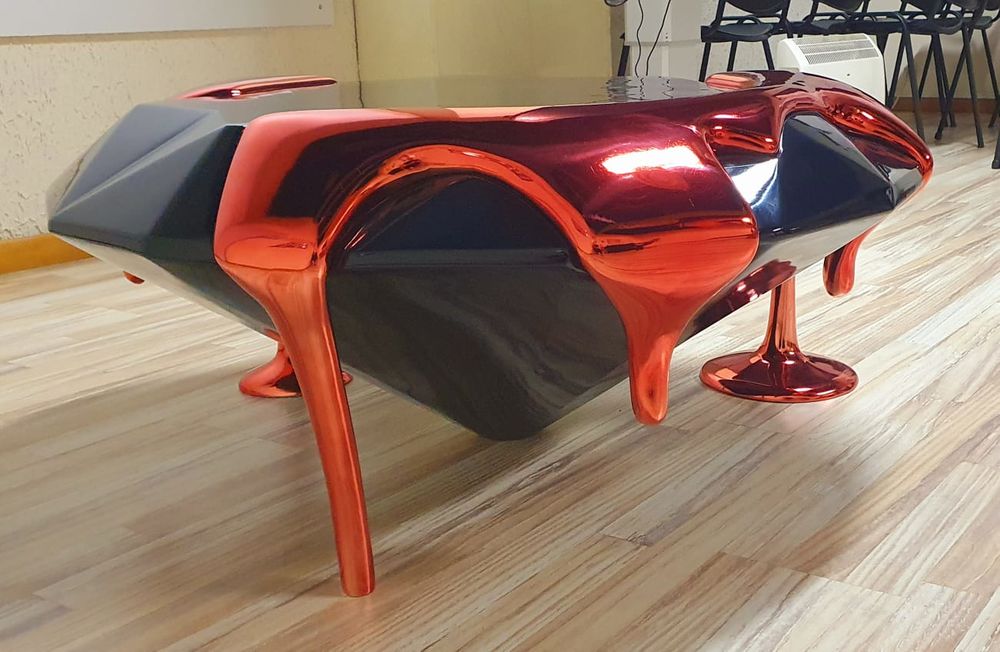 Table basse taill&eacute;e en diamant Meubles